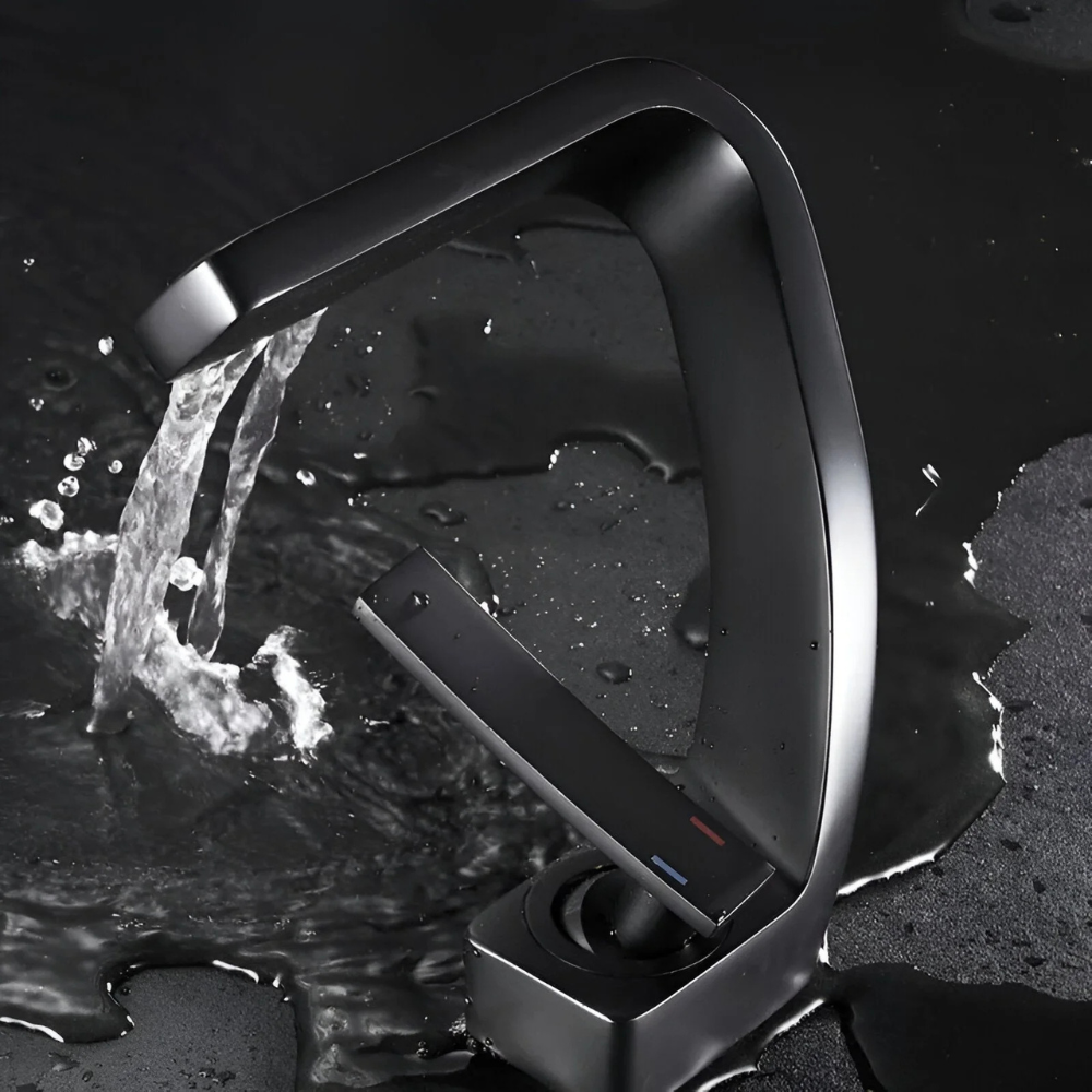 Zentra | Hoekige Badkamer Wastafelmengkraan met Watervaluitloop