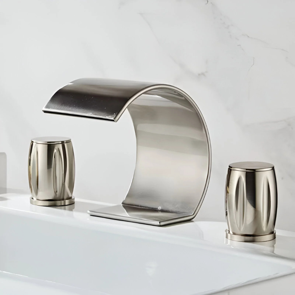 Saya | Wijdverspreide Waterval Badkamerkraan met Dubbele Draai Knoppen