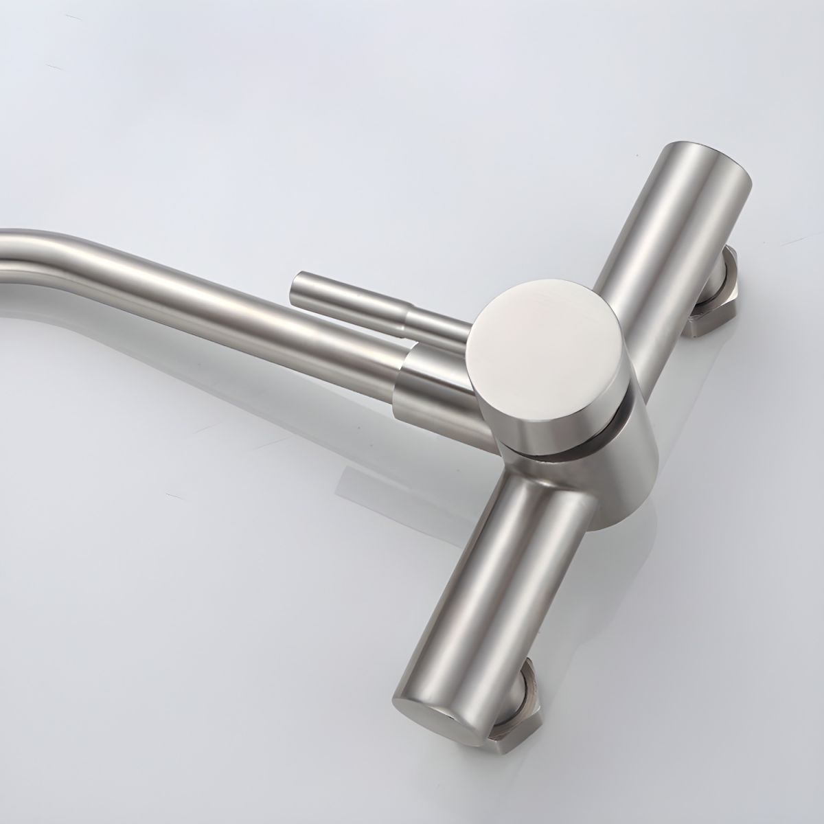 Lythic | Hoge Boog Wandgemonteerde Draaiende Kraan Keuken Mengkraan