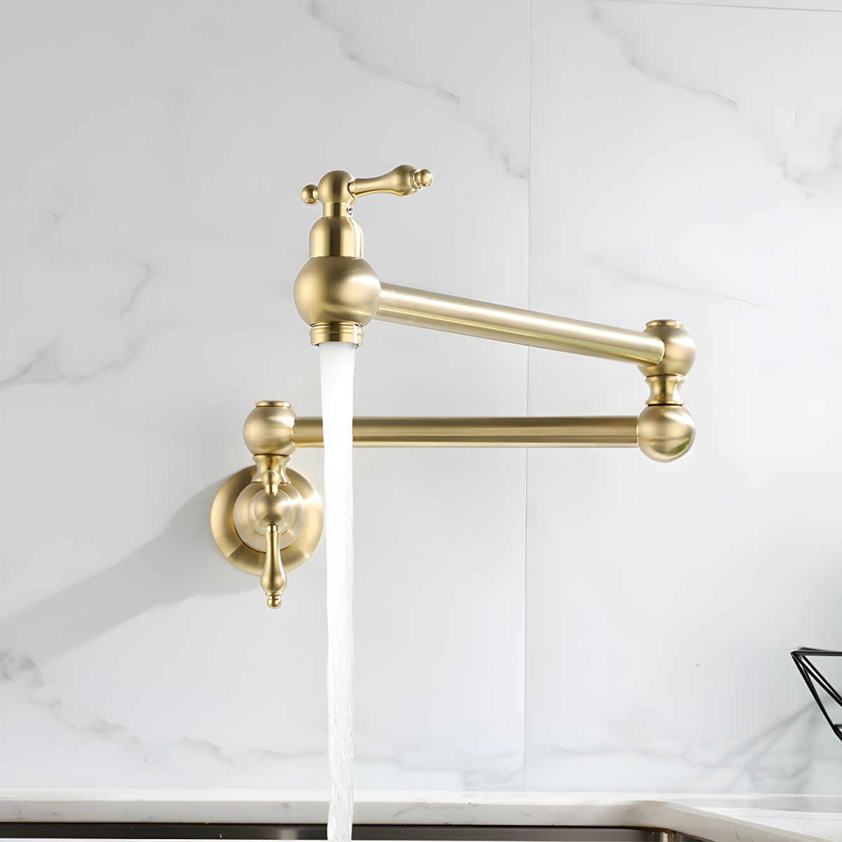 Arvikee | Elegante Wandgemonteerde Articulerende Arm Keukenpotvuller Kraan