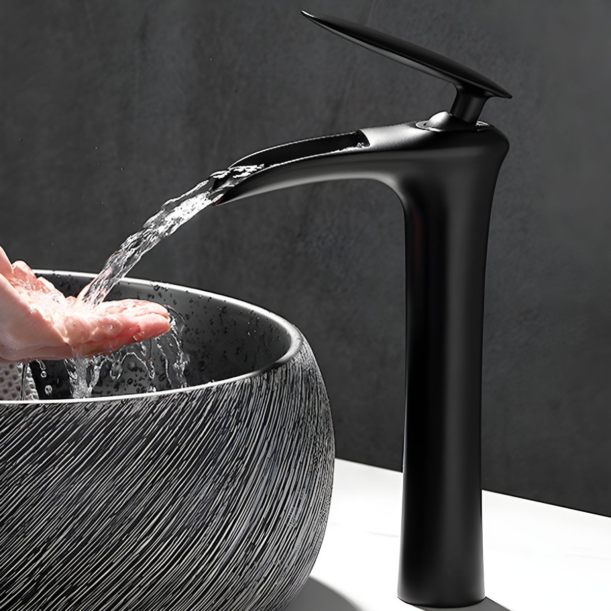 Fjordiec | Moderne Lage Boog Enkelhandige Watervaluitloop Badkraan