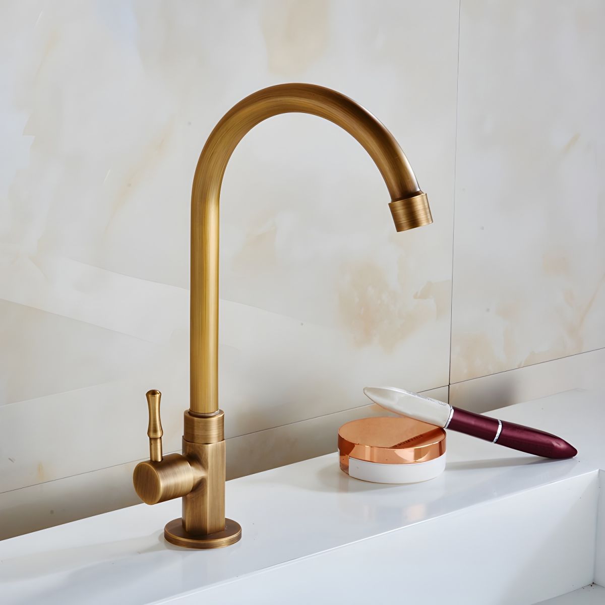 Lythavik | Elegante Gooseneck Hoge Boog Keukenkraan met Hendel