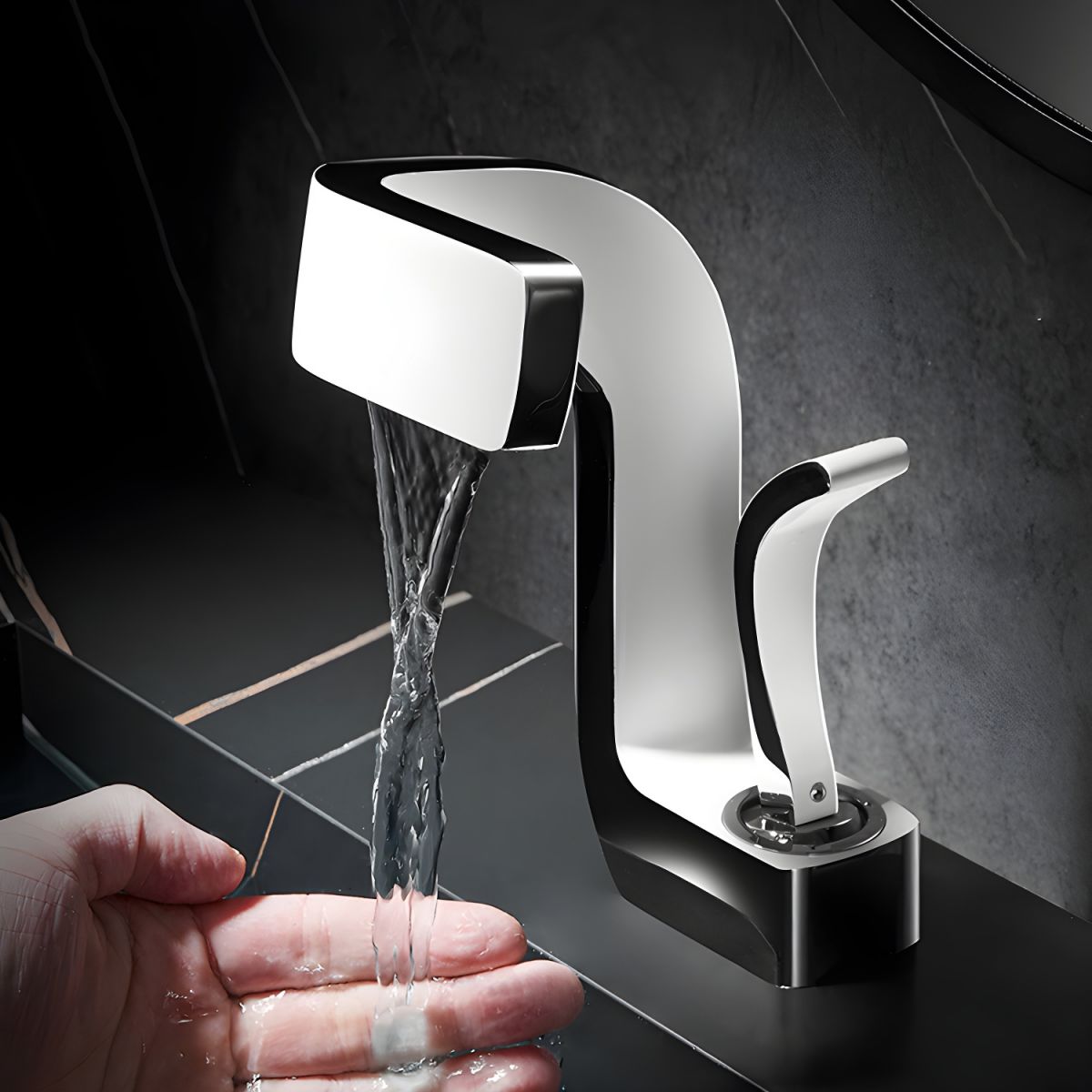 Lythrac | Moderne Hoekige Profiel Waterval Badkamer Wastafelkraan