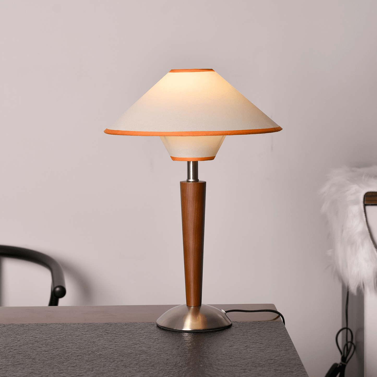 Zymorica | Midcentury Moderne Notenhouten Kolom Accent Tafellamp