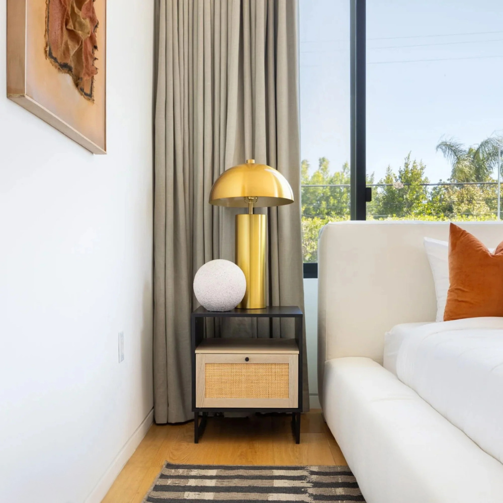 Vesta | Rieten Deur Nachtkastje en Einde Tafel met Opbergkast