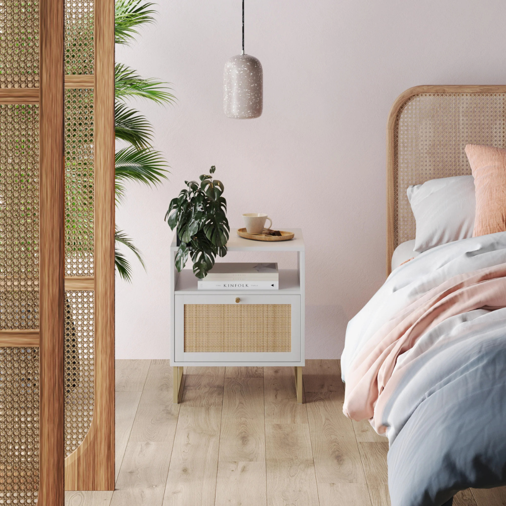 Vesta | Rieten Deur Nachtkastje en Einde Tafel met Opbergkast