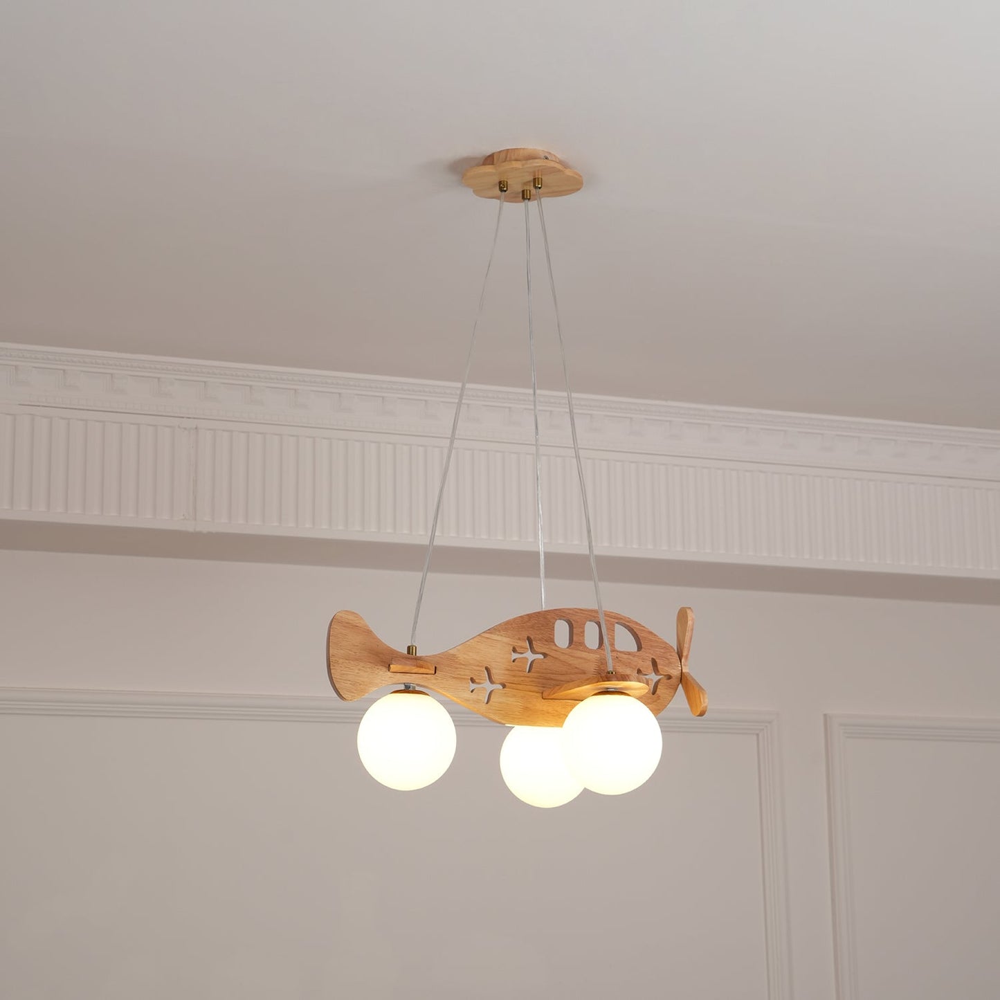 Tethelis | Vliegtuigvormige Houten Kunstzinnige Glas Globe Hanglamp