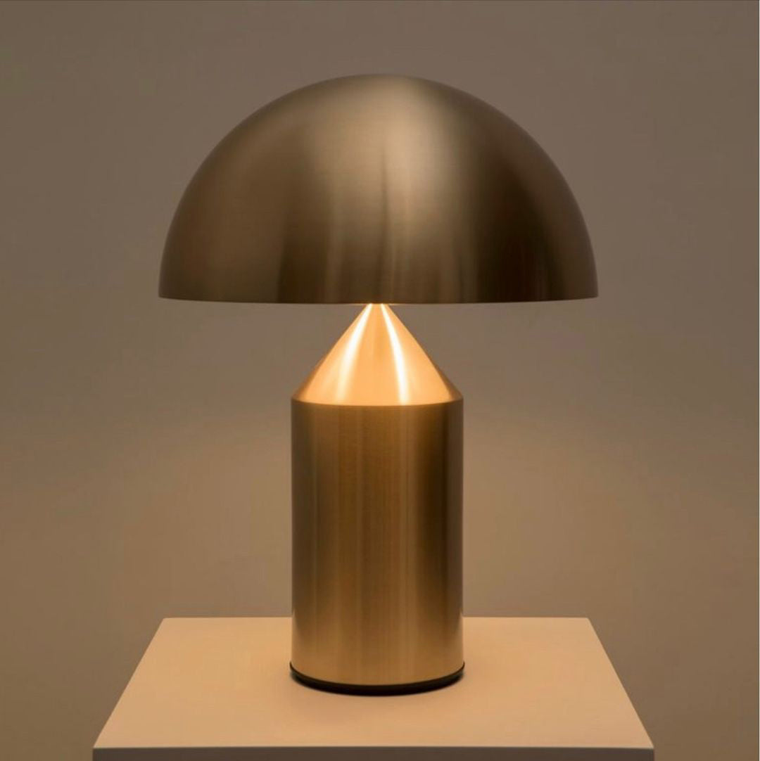 Zonthara | Avant-Garde Geometrische Sculpturale Silhouet Metalen Tafellamp