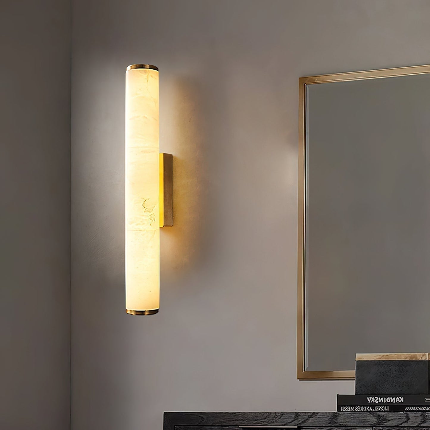 Aristhos | Minimalistische Lineaire Alabaster en Messing Wandlamp