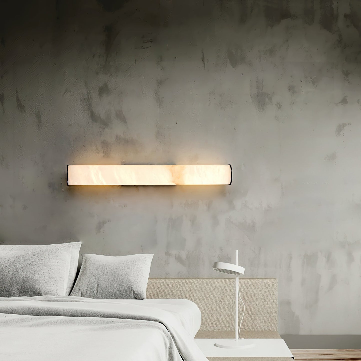 Aristhos | Minimalistische Lineaire Alabaster en Messing Wandlamp