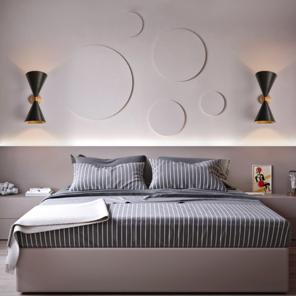 Vaelisth | Geometrische dubbele kegel architectonische symmetrische wandlamp