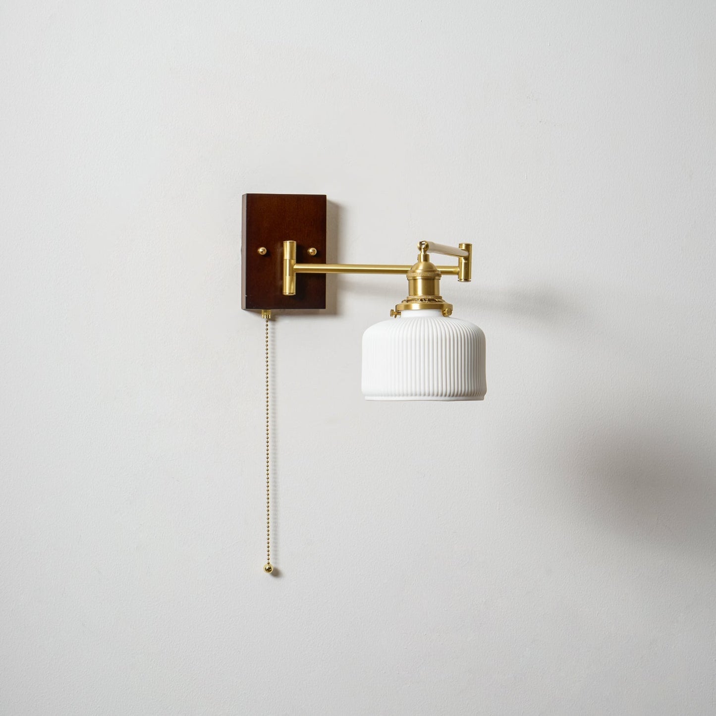 Kalythos | Moderne gesculpteerde hoekige keramische wandlamp
