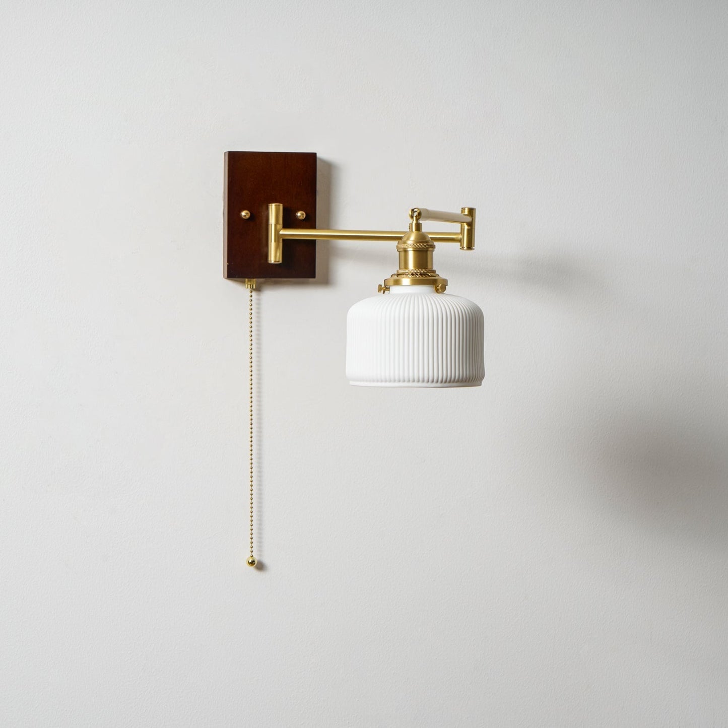 Kalythos | Moderne gesculpteerde hoekige keramische wandlamp