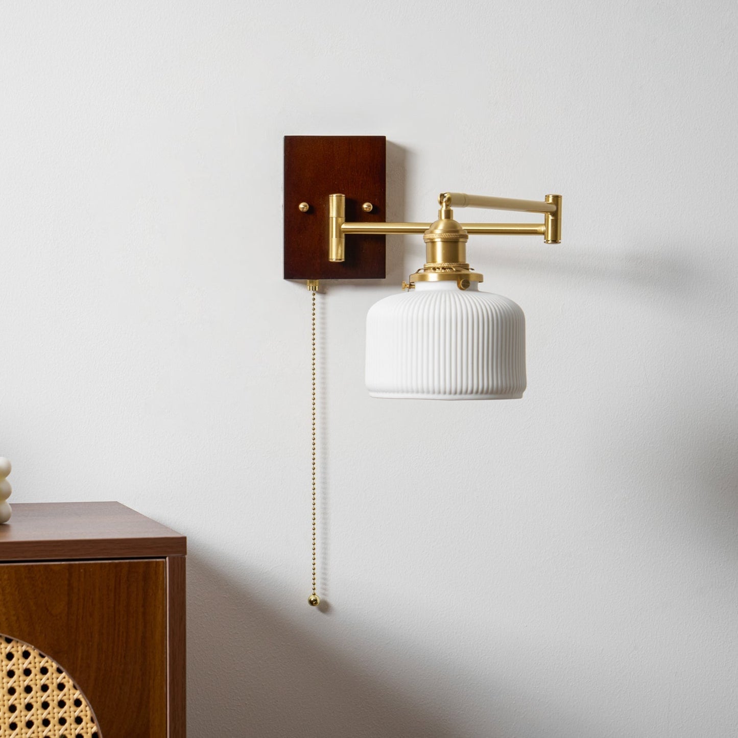 Kalythos | Moderne gesculpteerde hoekige keramische wandlamp