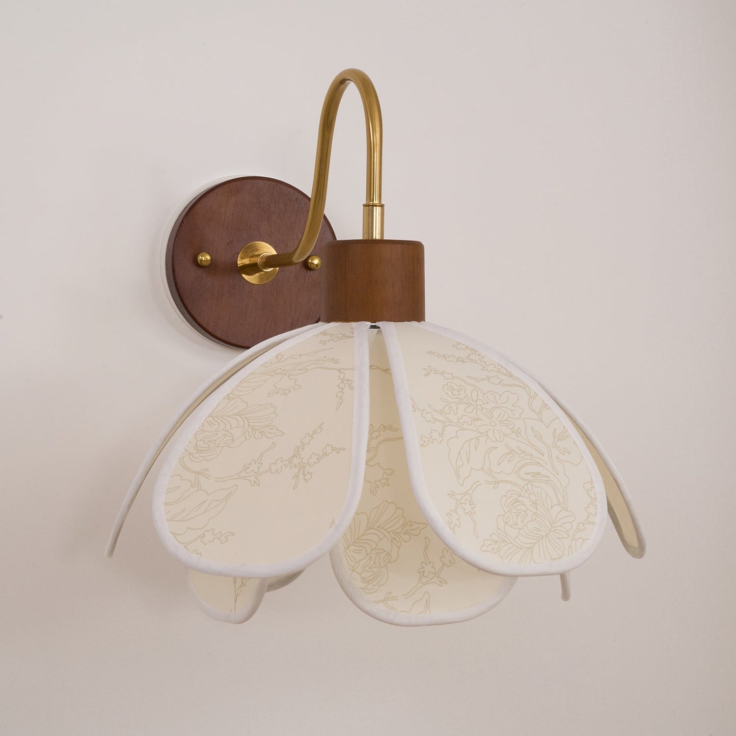 Thalix | Sculpturale Bloemige Bloemblaadje Houten Stof Wandlamp