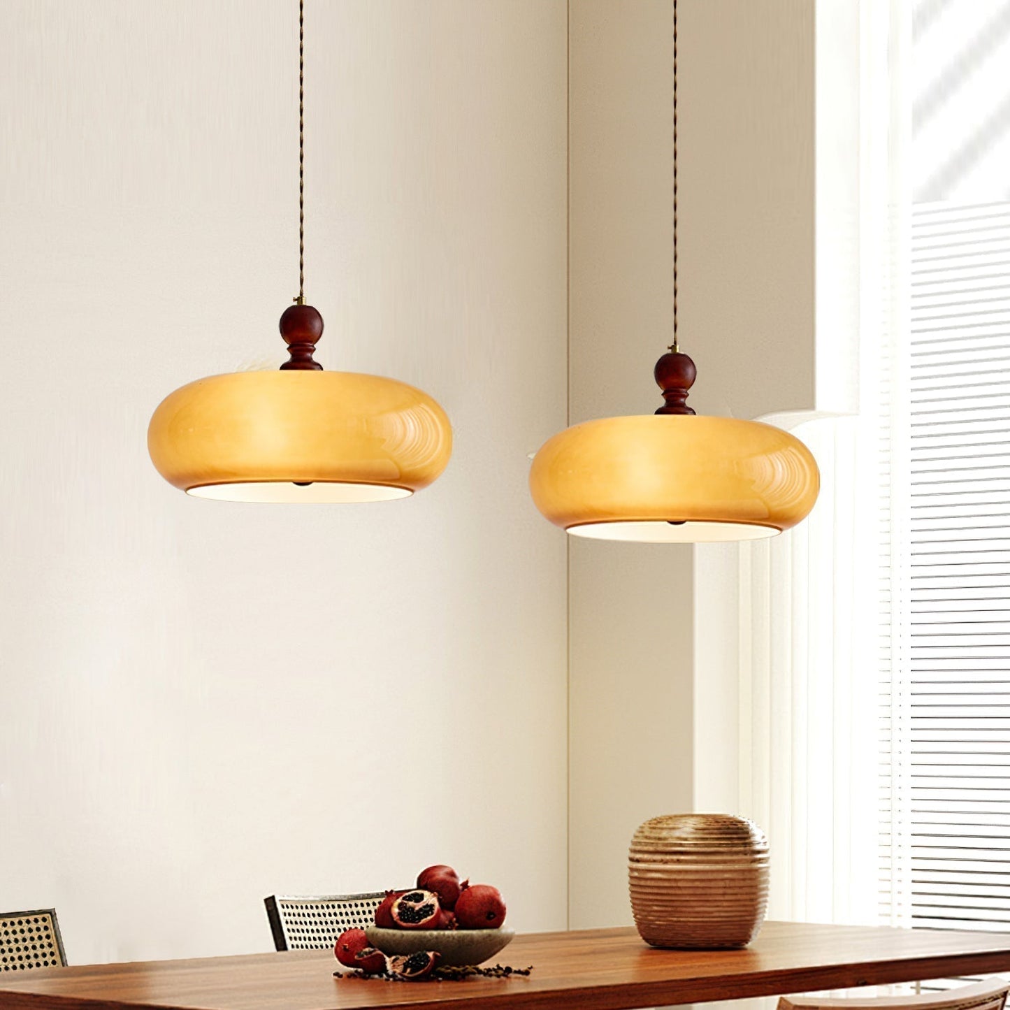 Valnord | Noordse Gebogen Amber Glazen Hanglamp