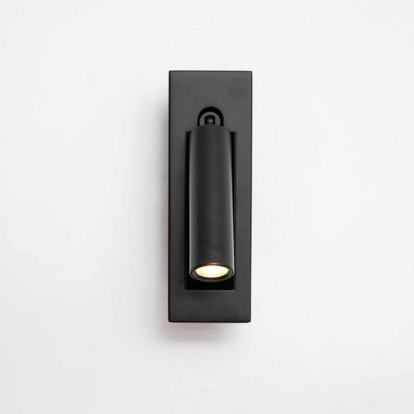 Vaelenor | Minimalistische Verborgen Uittrekbare Bedleeswandlamp