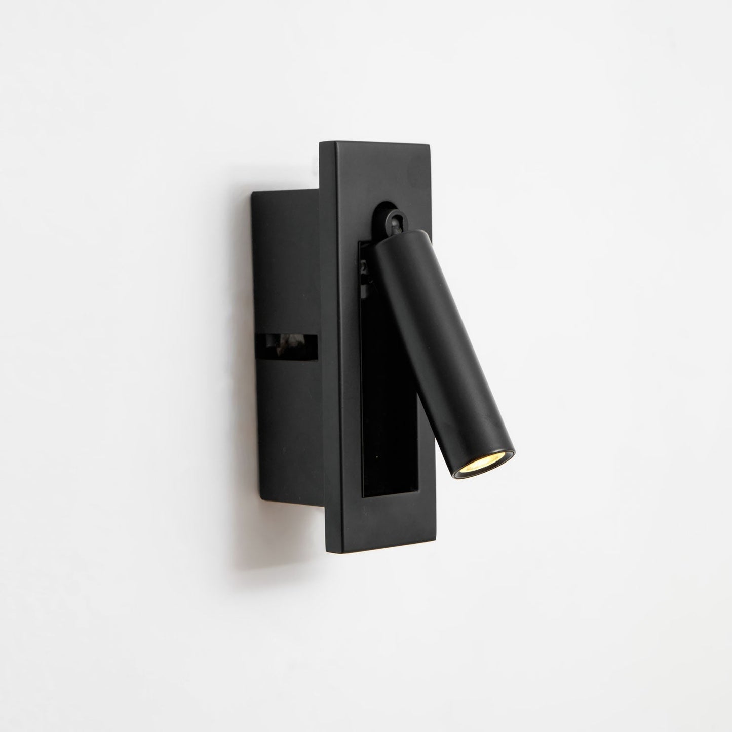 Vaelenor | Minimalistische Verborgen Uittrekbare Bedleeswandlamp