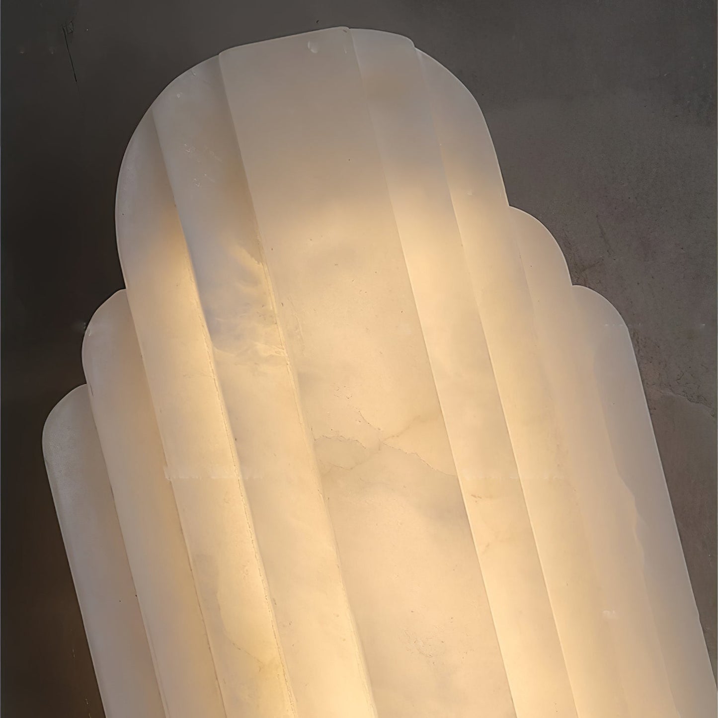 Aethelard | Art Deco Alabaster Pilaar Architectonische Wandlamp