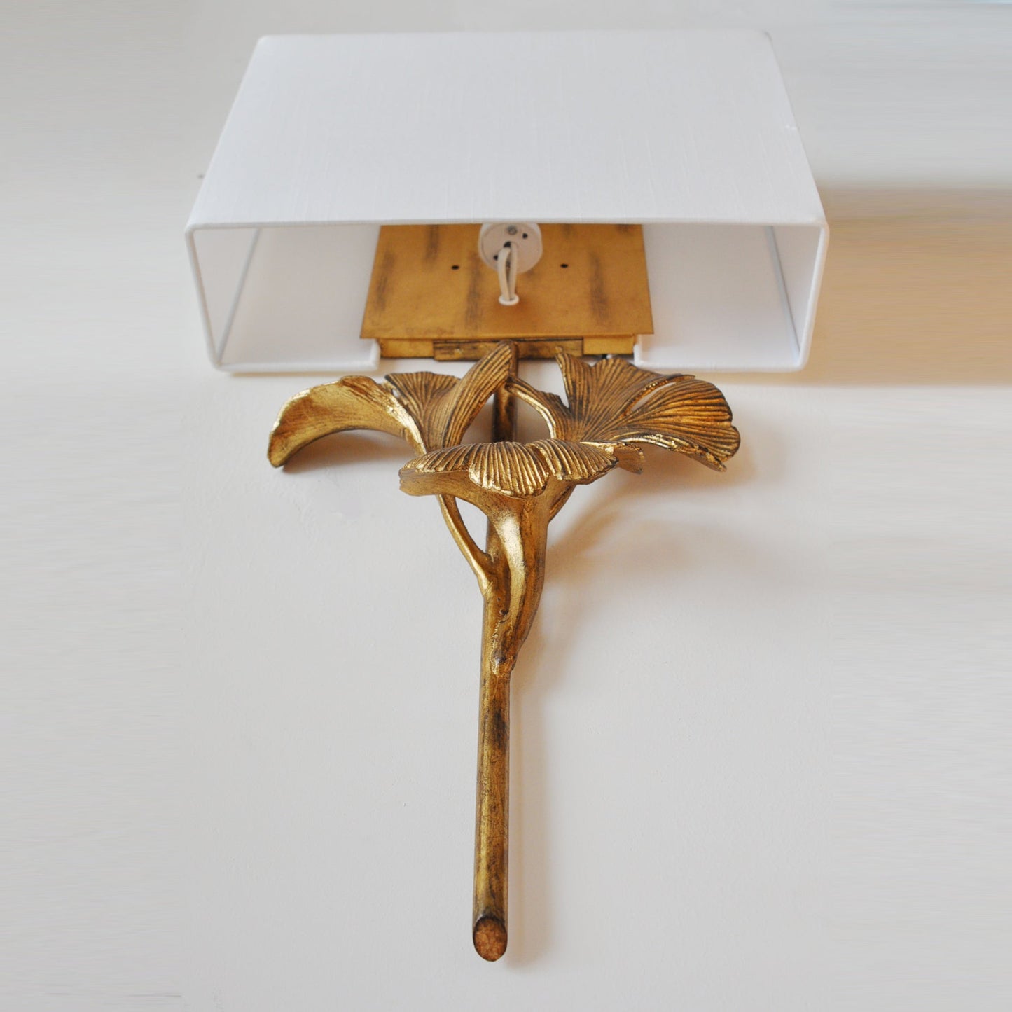Juvox | Ginkgo Blad Gesculpteerde Stof Messing Schaduw Wandlamp
