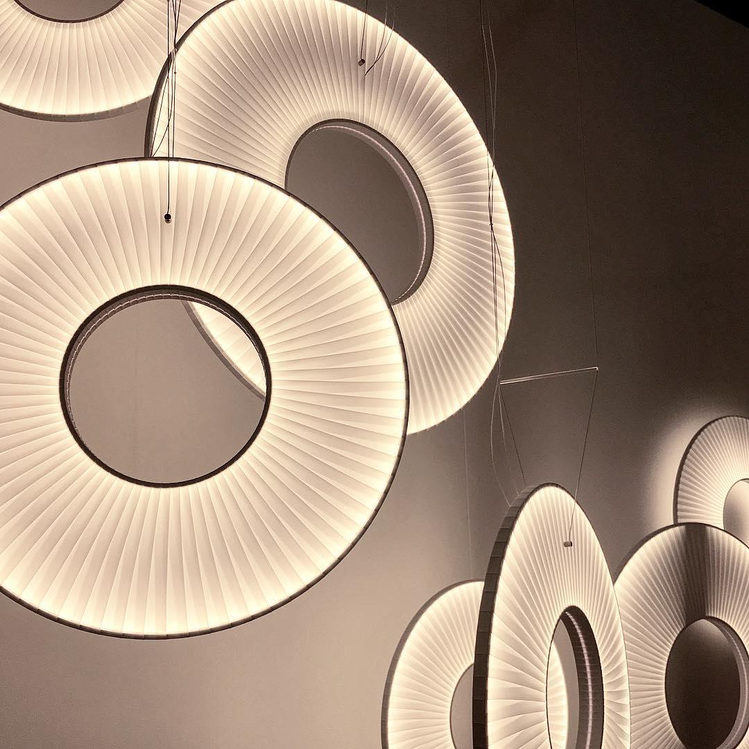Elvandar | Geplooide Stof Architectonische Drijvende Hanglamp