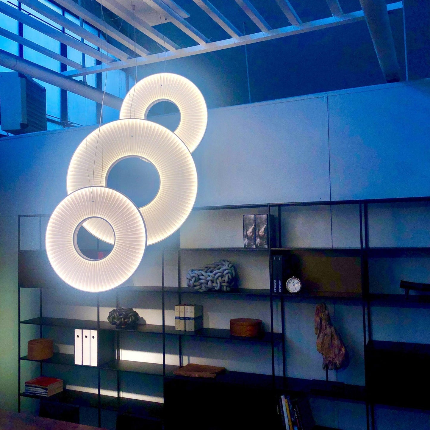 Elvandar | Geplooide Stof Architectonische Drijvende Hanglamp