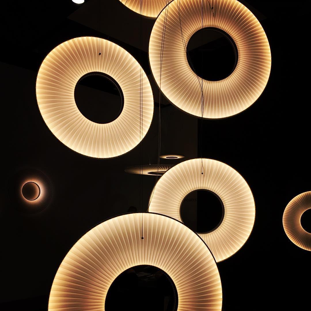 Elvandar | Geplooide Stof Architectonische Drijvende Hanglamp