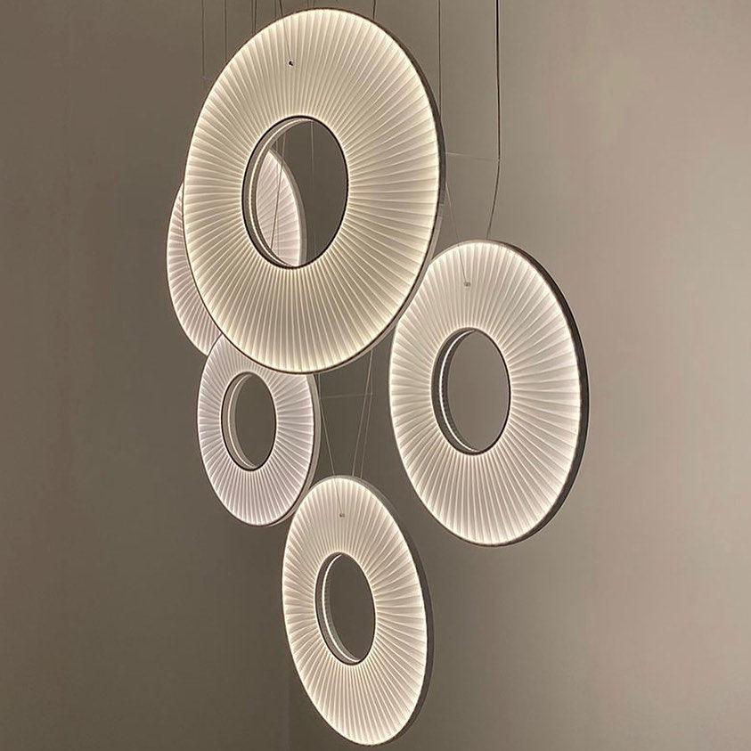 Elvandar | Geplooide Stof Architectonische Drijvende Hanglamp