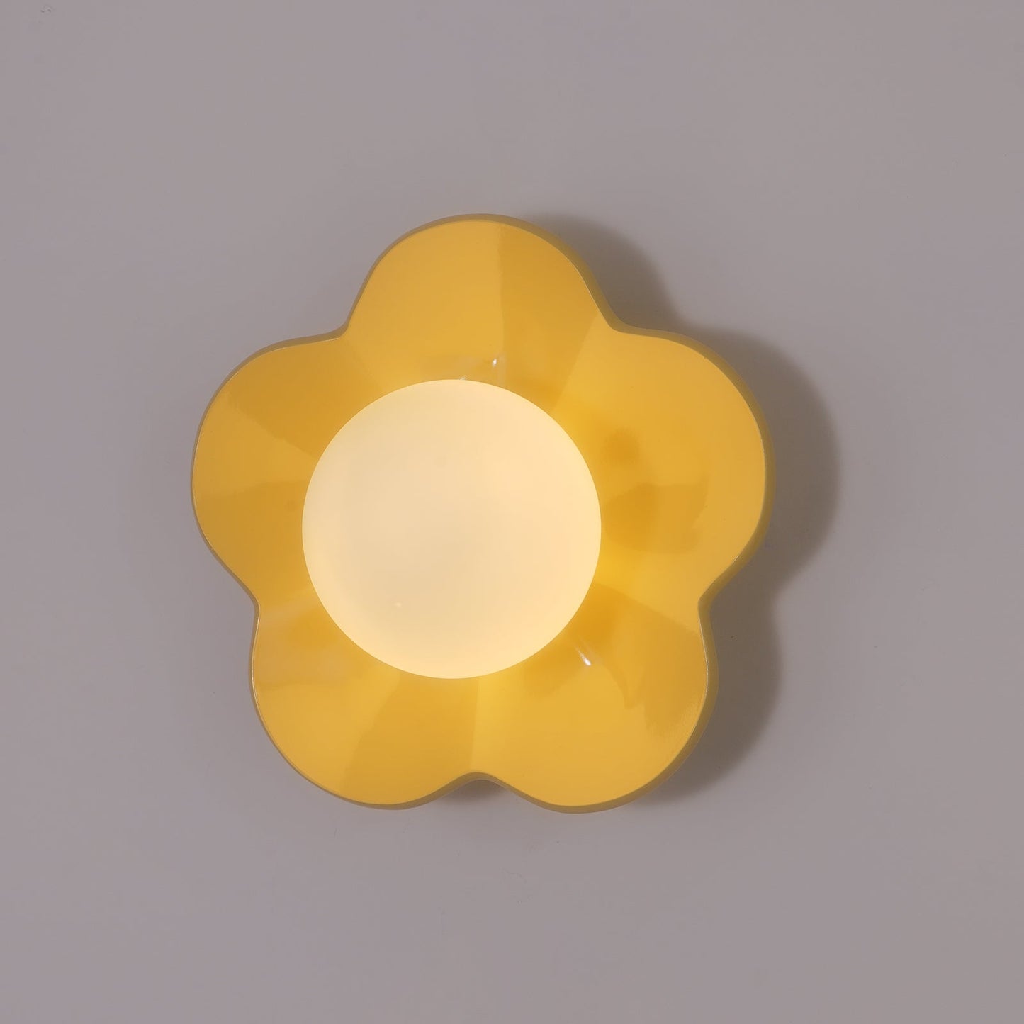 Elvorn | Speelse Hars Sculpturale Kunstglas Wandlamp