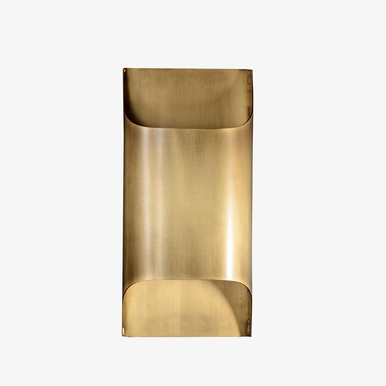 Kestrelon | Slanke silhouet geometrische messing wandlamp