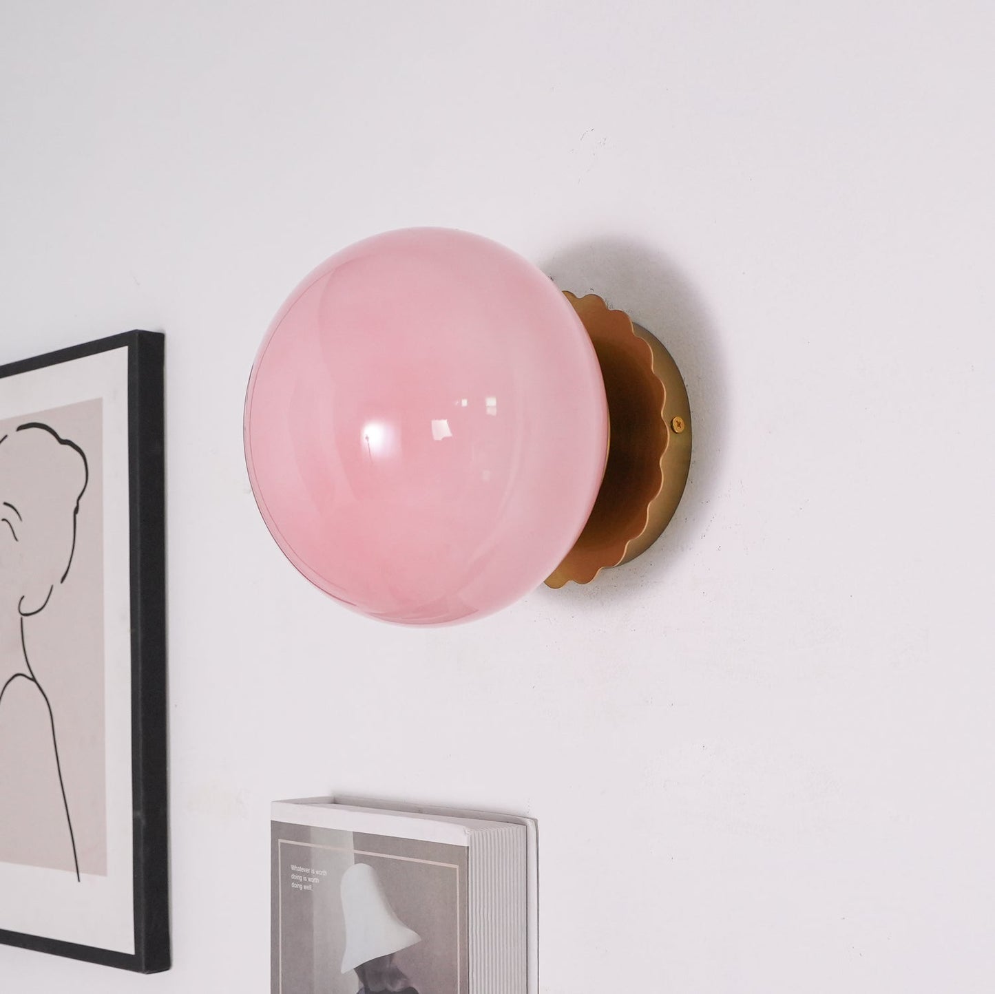 Galdromic | Sculpturale Matglazen Bol Wandlamp