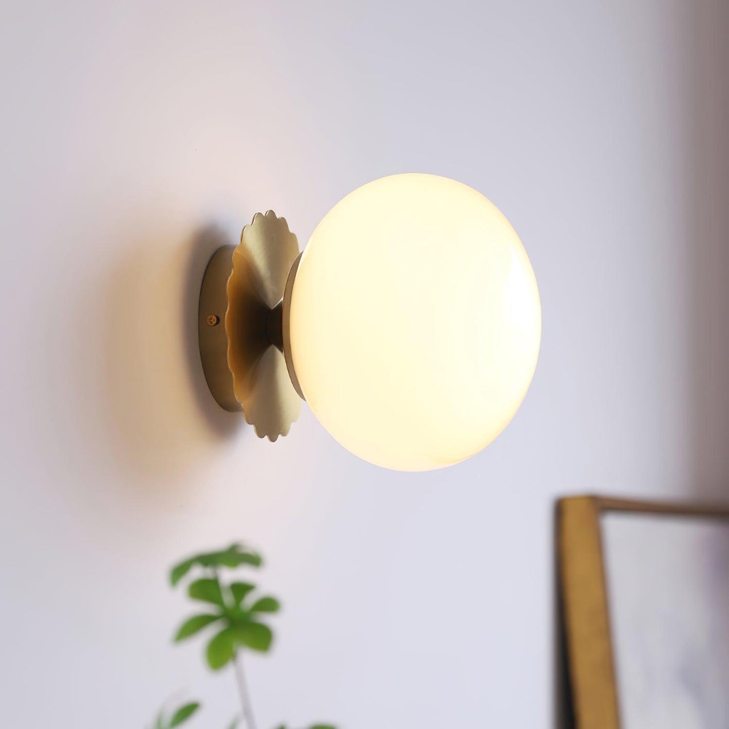 Galdromic | Sculpturale Matglazen Bol Wandlamp