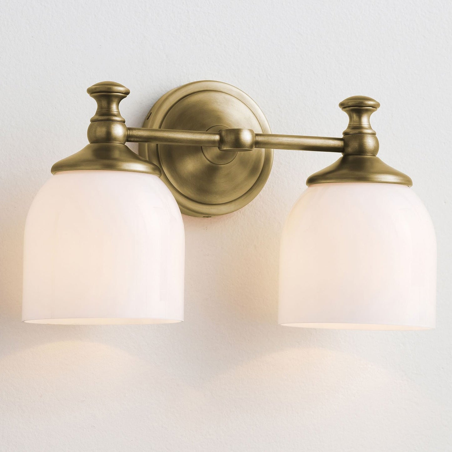 Lisaeth | Minimalistische Arm Wandlamp met Sferische Glazen Bol