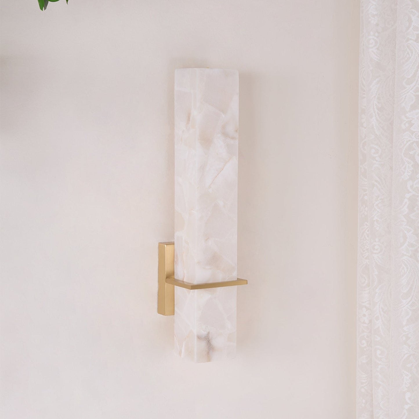 Litta | Luxe Cuboid Witte Alabaster en Messing Wandlamp