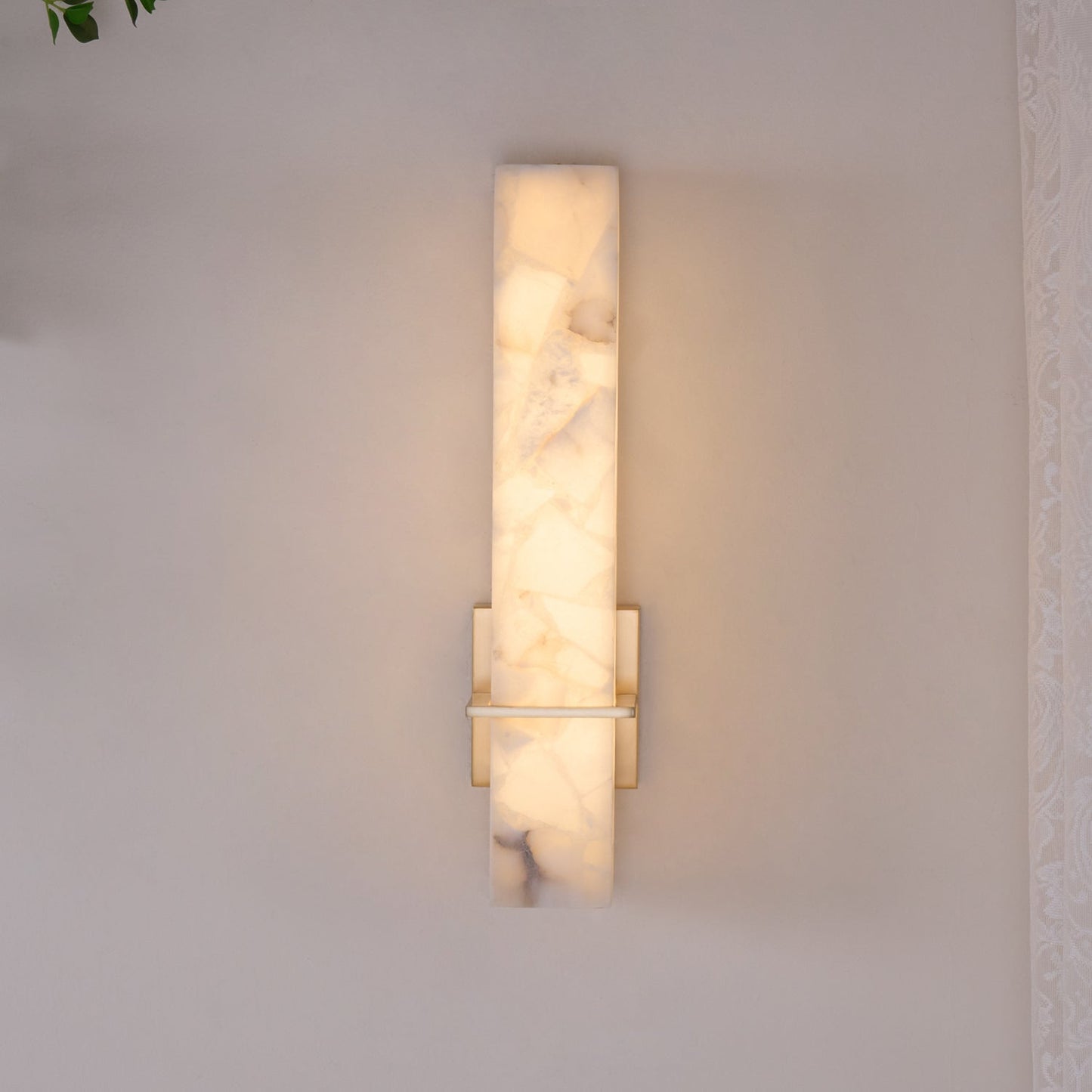 Litta | Luxe Cuboid Witte Alabaster en Messing Wandlamp