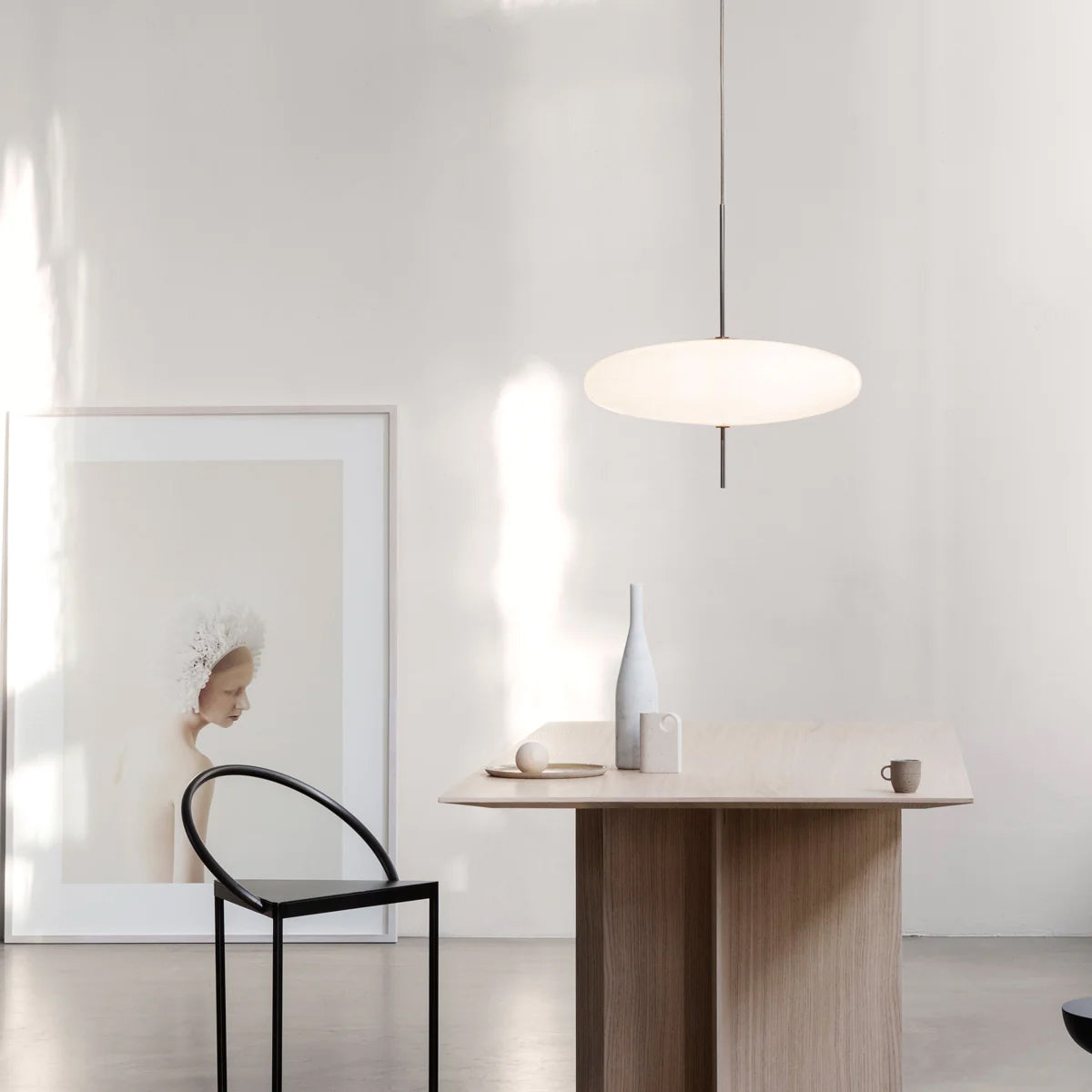 Belthorim | Opalescente Schijf Silhouet Minimalistische Hanglamp