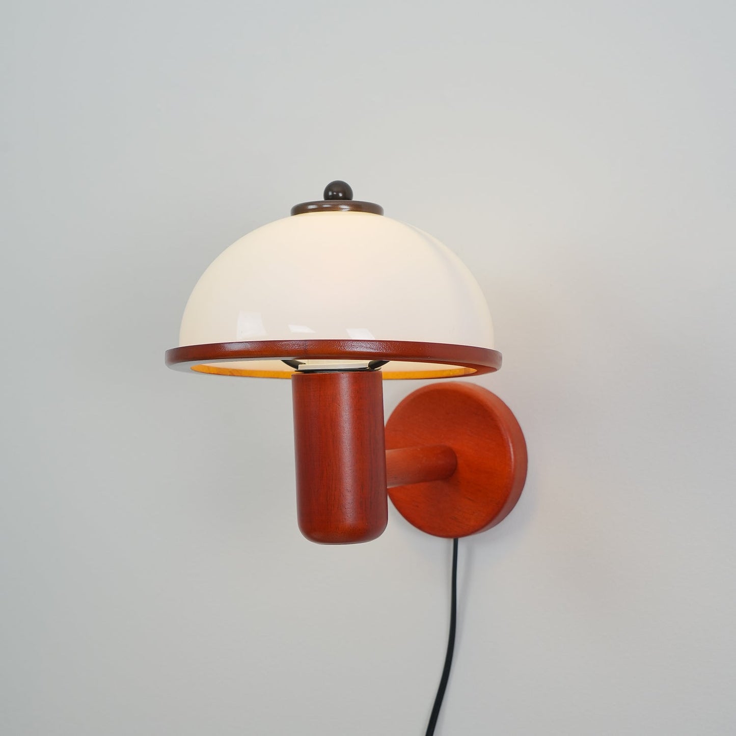 Belmontis | Paddenstoel silhouet gebogen houten kap wandlamp