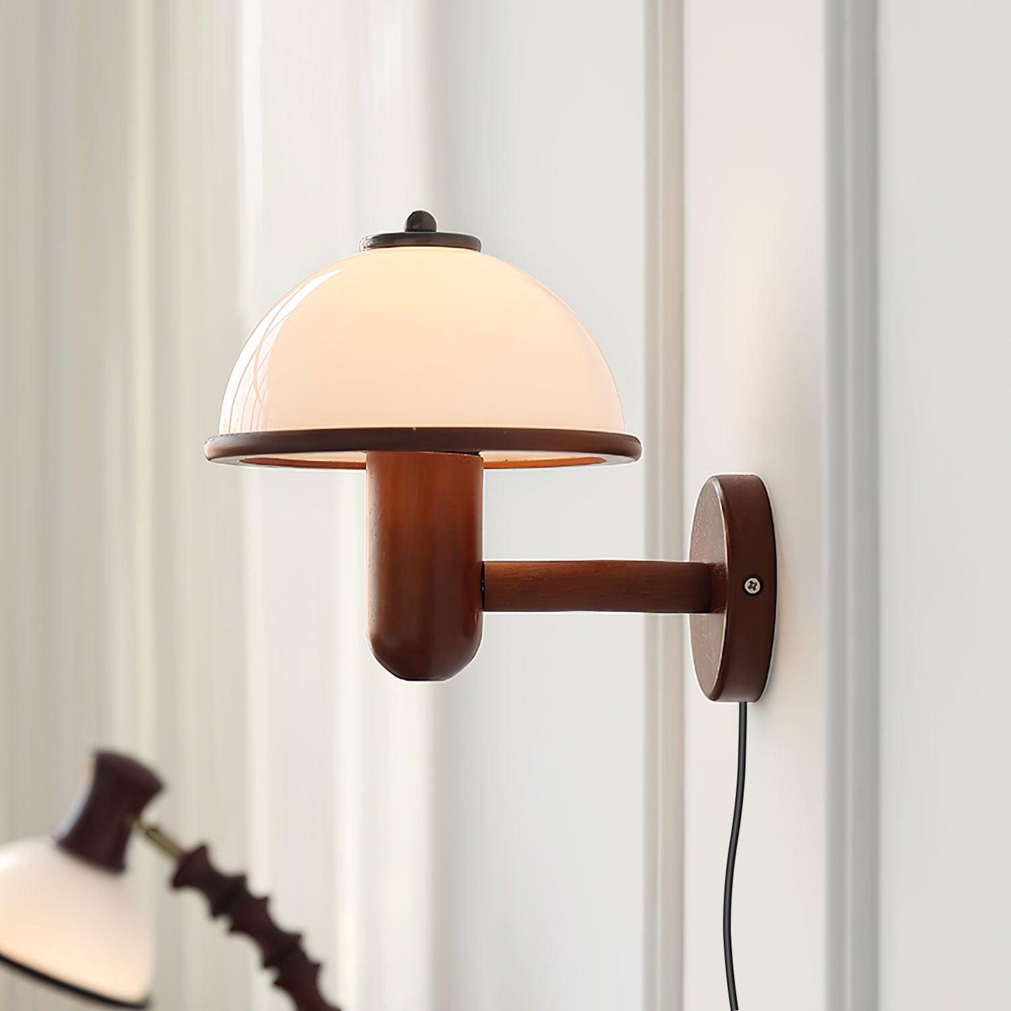 Belmontis | Paddenstoel silhouet gebogen houten kap wandlamp