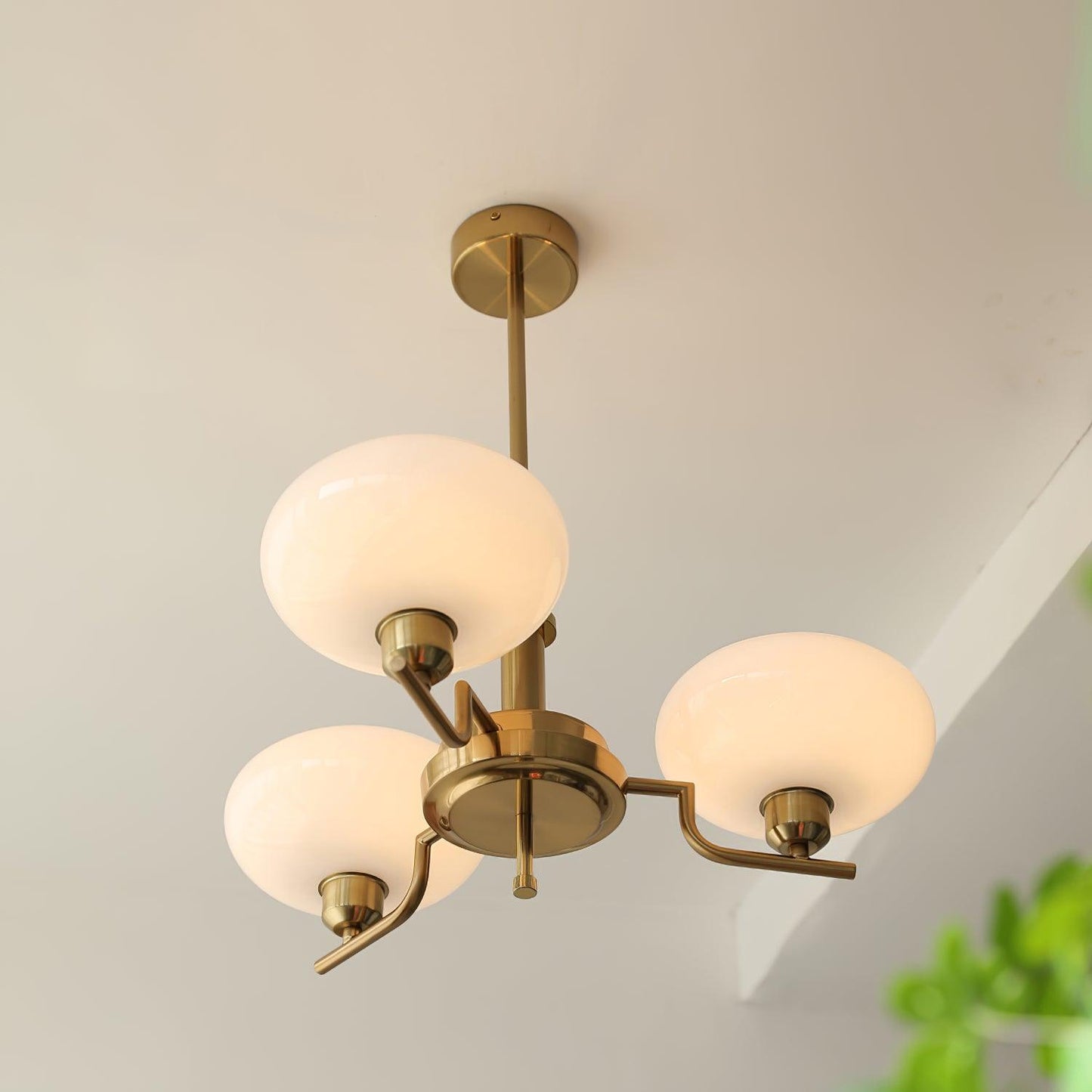 Sythos | Sferische Glazen Globe Messing Frame Hemelse Kroonluchter