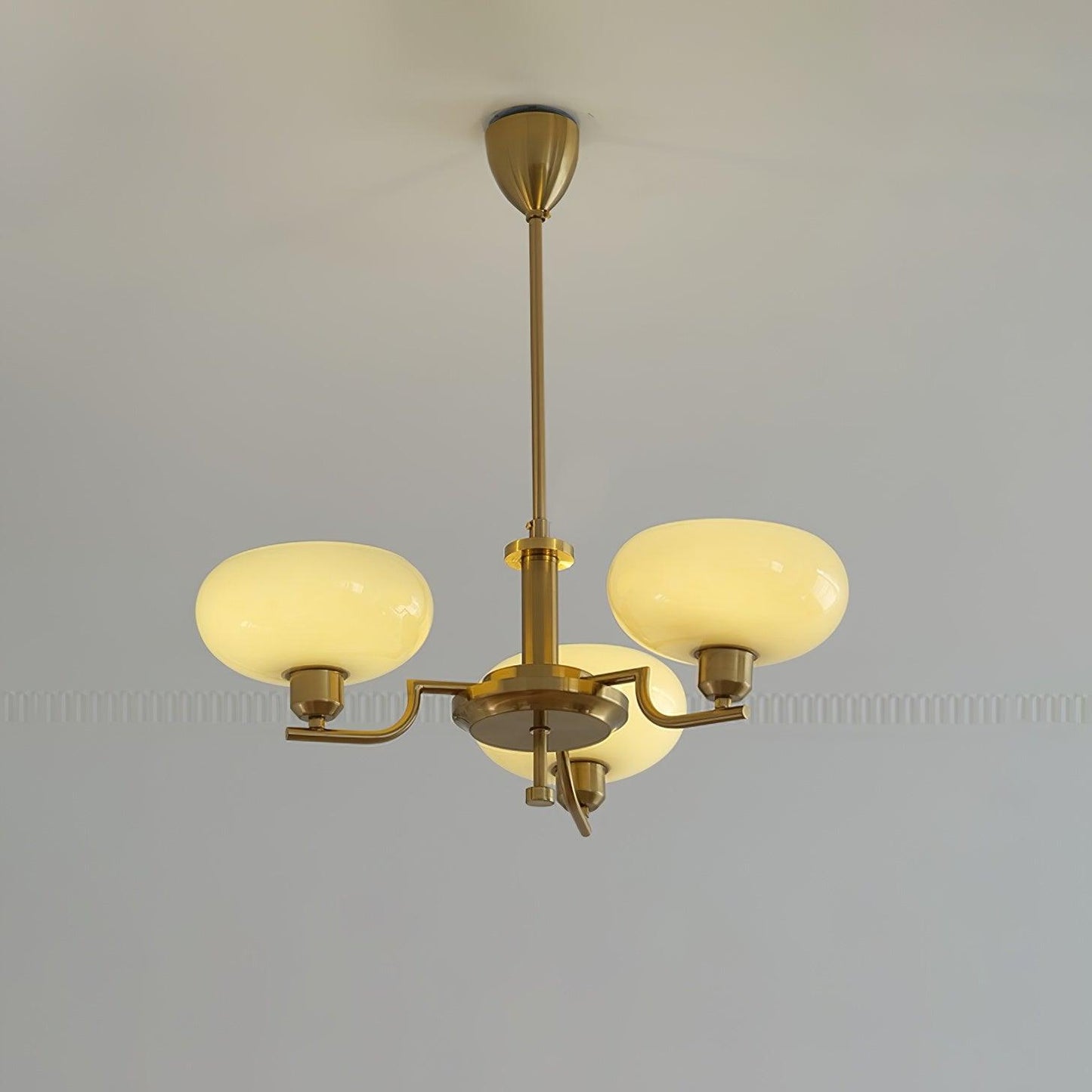 Sythos | Sferische Glazen Globe Messing Frame Hemelse Kroonluchter