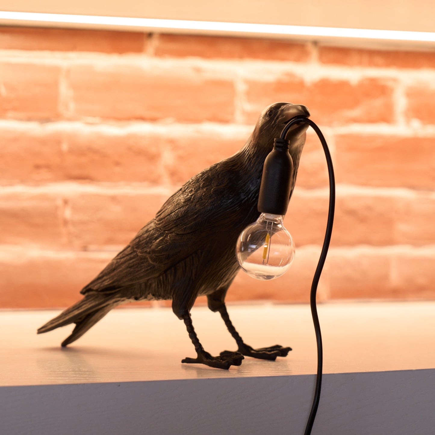 Bristhow | Gotische Sculpturale Vogel Raaf Tafellamp
