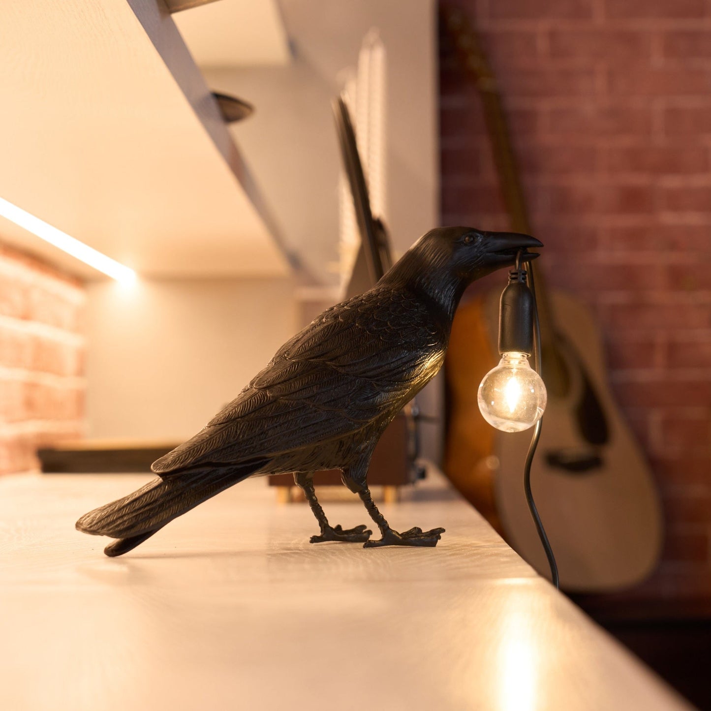 Bristhow | Gotische Sculpturale Vogel Raaf Tafellamp