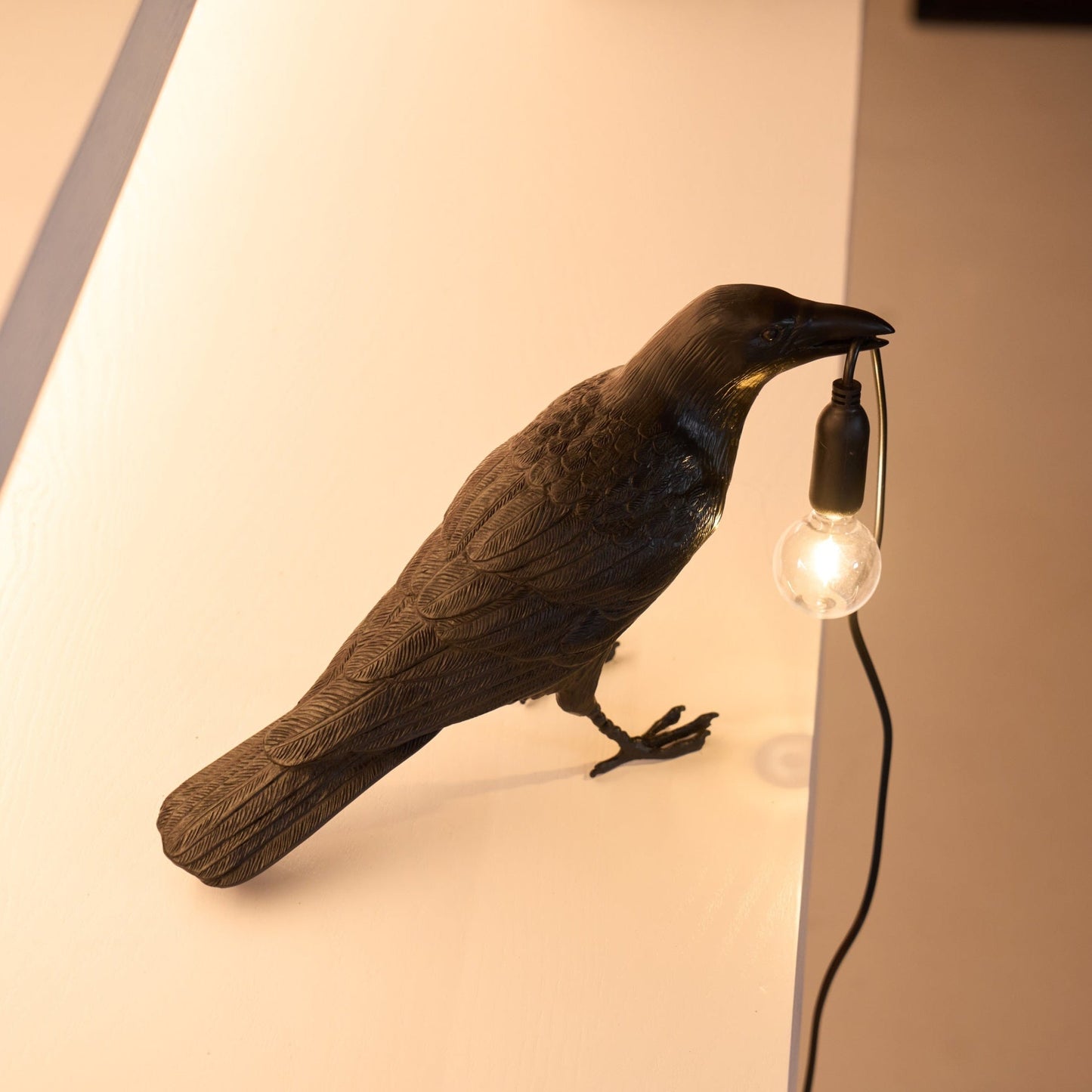 Bristhow | Gotische Sculpturale Vogel Raaf Tafellamp