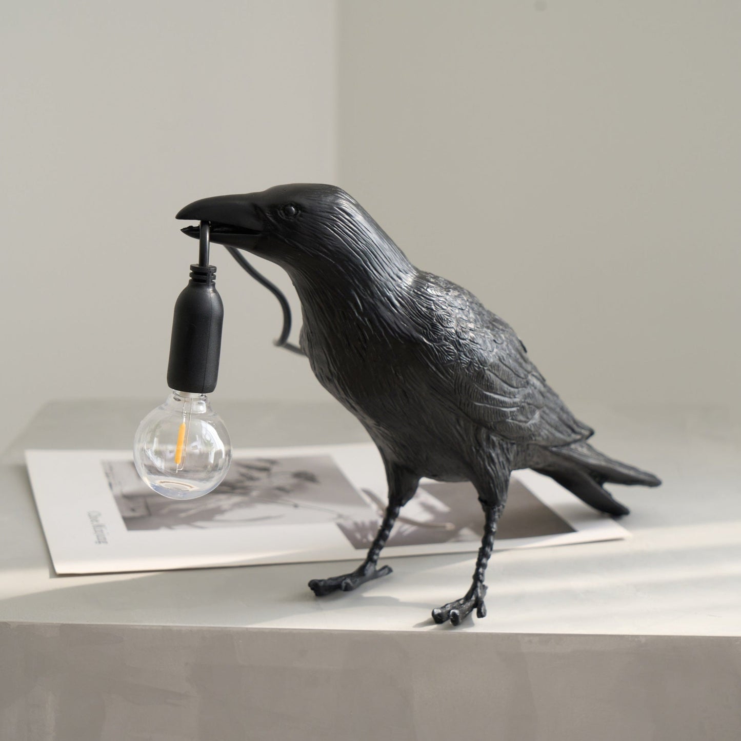 Bristhow | Gotische Sculpturale Vogel Raaf Tafellamp