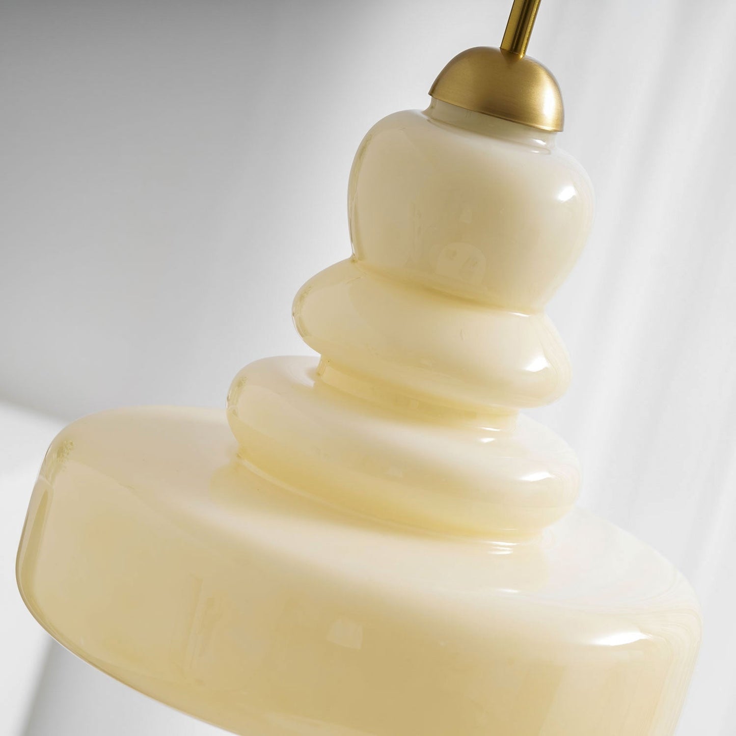 Kestrelle | Traditionele koepelvormige glazen hanglamp