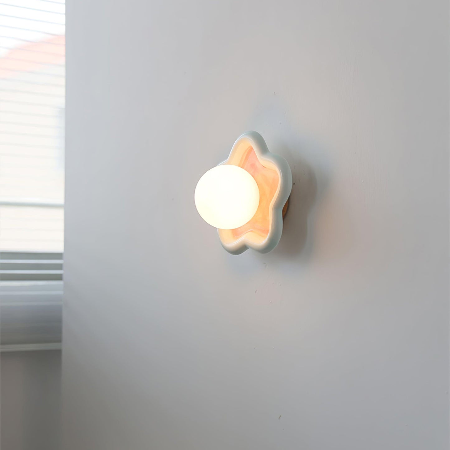 Thaloric | Artistieke Keramische Bloem Sculpturale Wandlamp