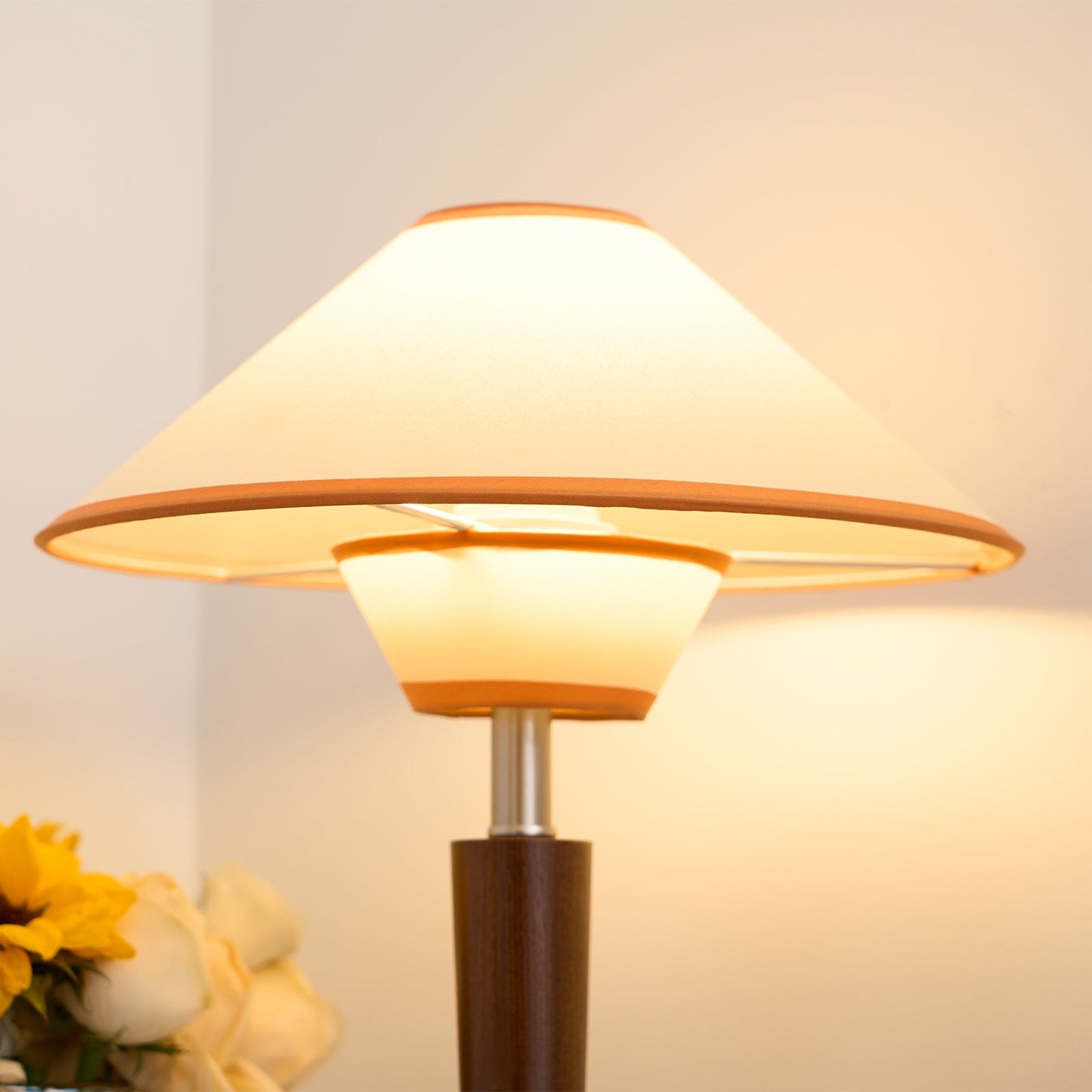 Zymorica | Midcentury Moderne Notenhouten Kolom Accent Tafellamp
