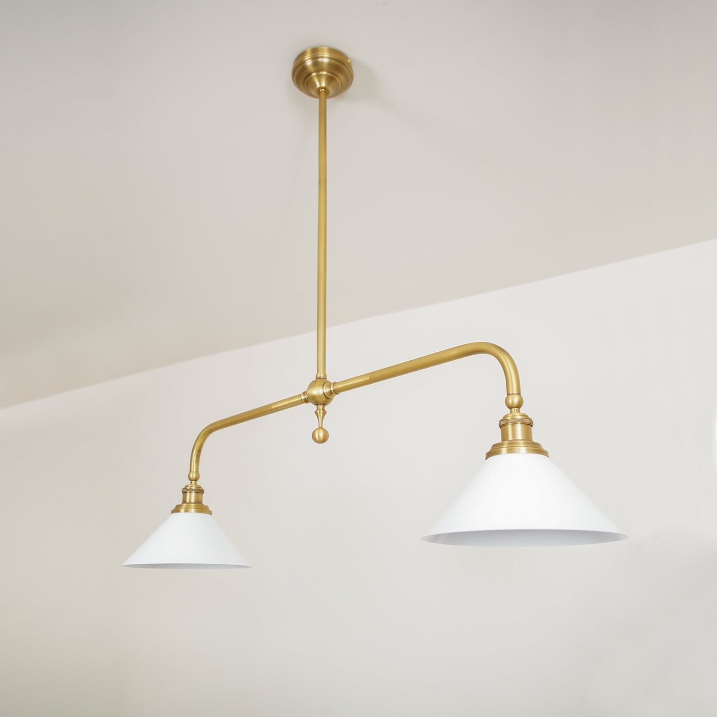 Elowen | Midden Eeuw Metalen Frame Hanglamp met Dubbele Glazen Schermen