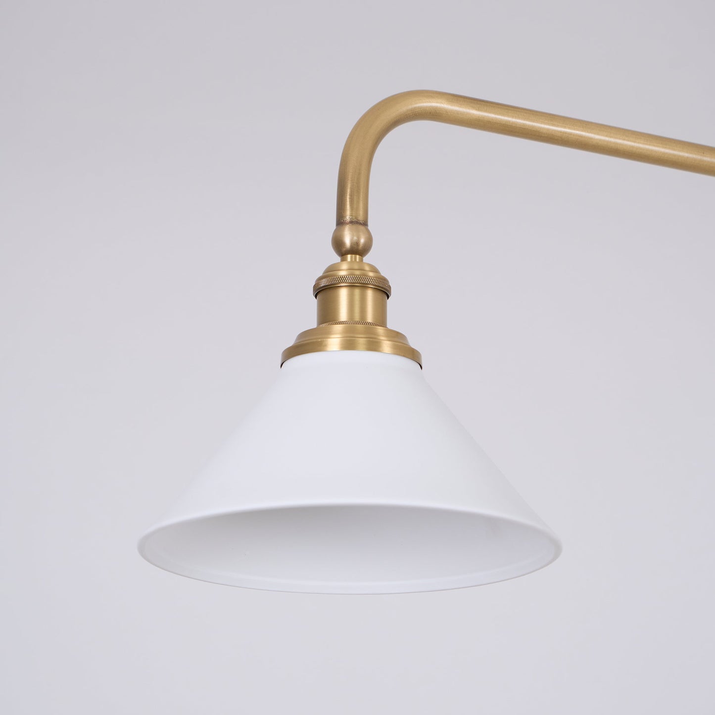 Elowen | Midden Eeuw Metalen Frame Hanglamp met Dubbele Glazen Schermen