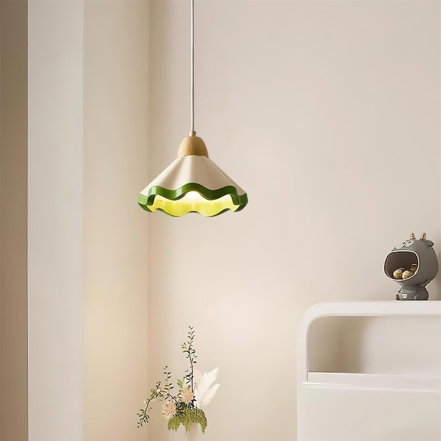 Lythir | Geplooide Schelp Silhouet Gearticuleerde Hars Hanglamp